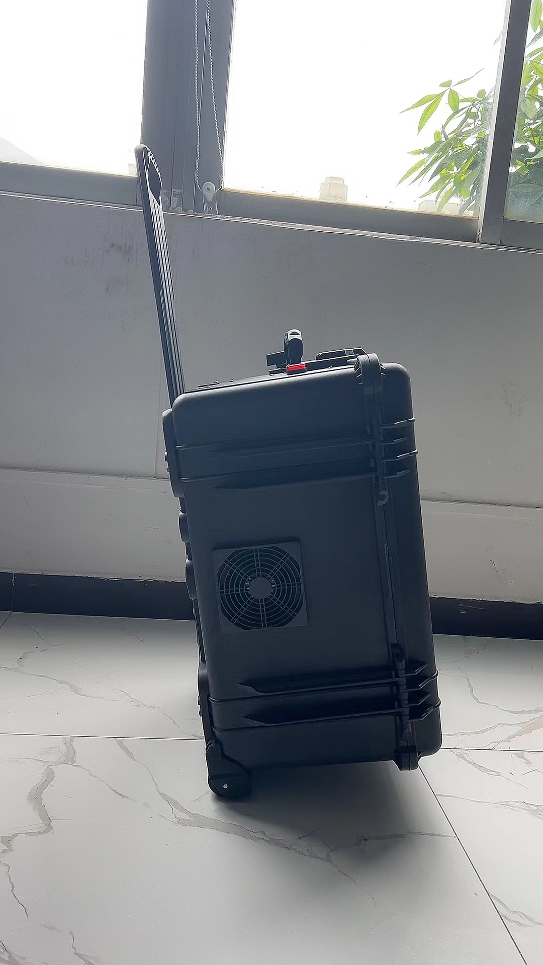 尚义手拉箱型移动通信干扰器